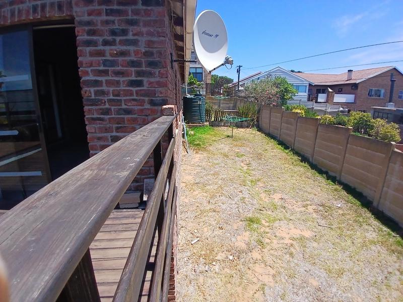 2 Bedroom Property for Sale in Stilbaai Wes Western Cape